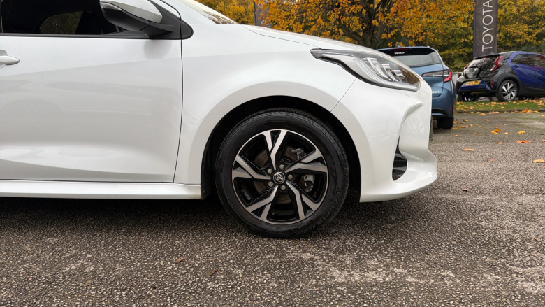 Toyota Yaris 1.5 Hybrid Design 5dr CVT Hybrid Hatchback